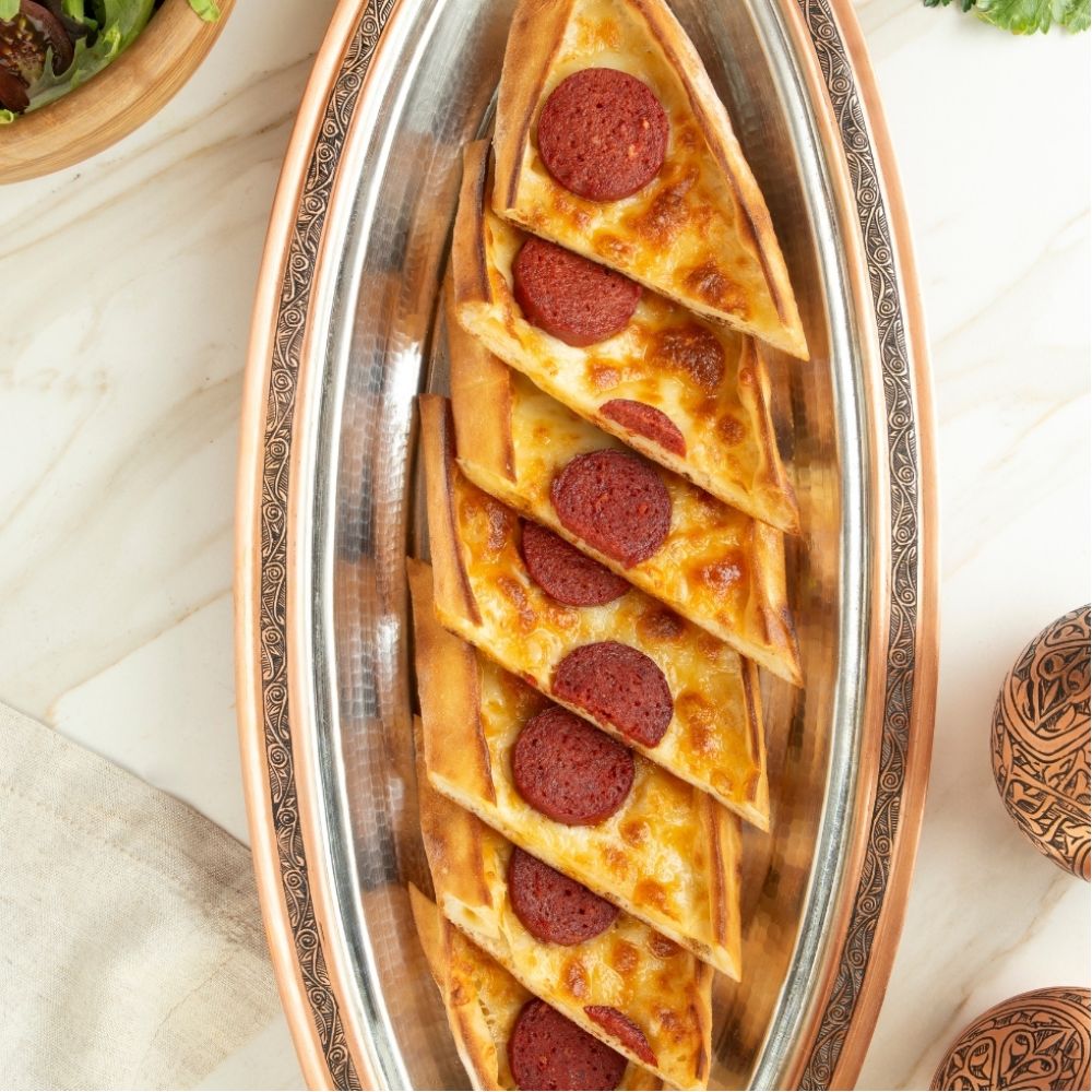 Kaşarlı Sucuklu Pide