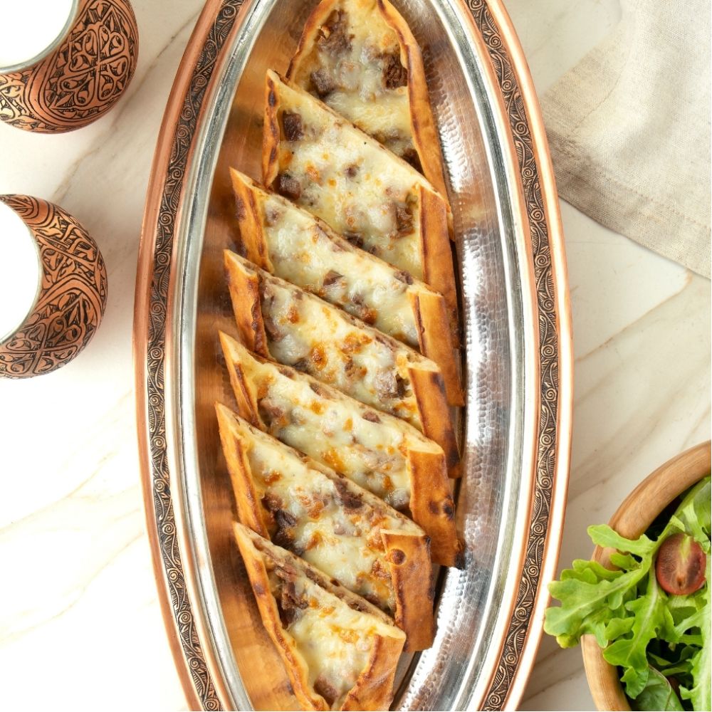 Kavurmalı Kaşarlı Pide