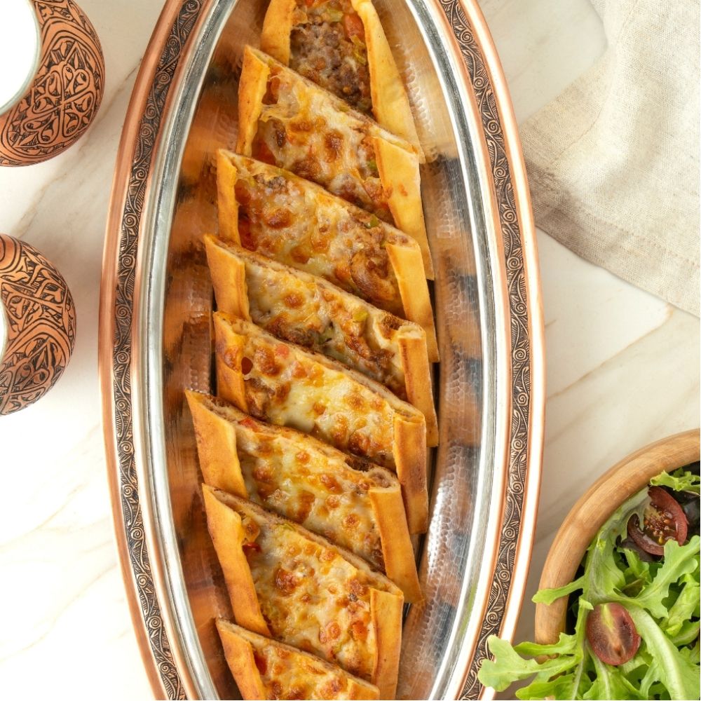 Kıymalı Kaşarlı Pide